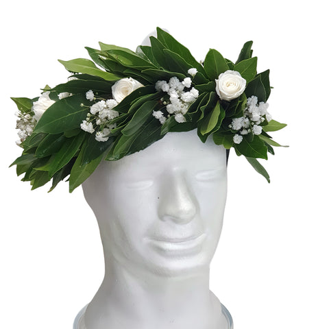coroncina di alloro con rose stabilizzate bianche