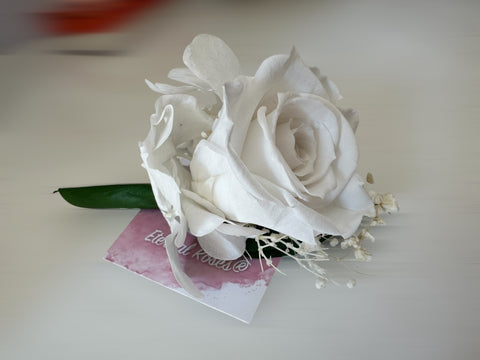 Fiore all'occhiello bianco sposo - rosa stabilizzata