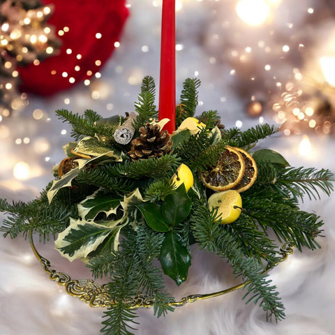 Centrotavola natalizio agrifoglio e pino