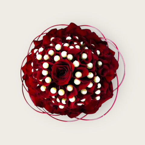 Bouquet rose rosse e perle