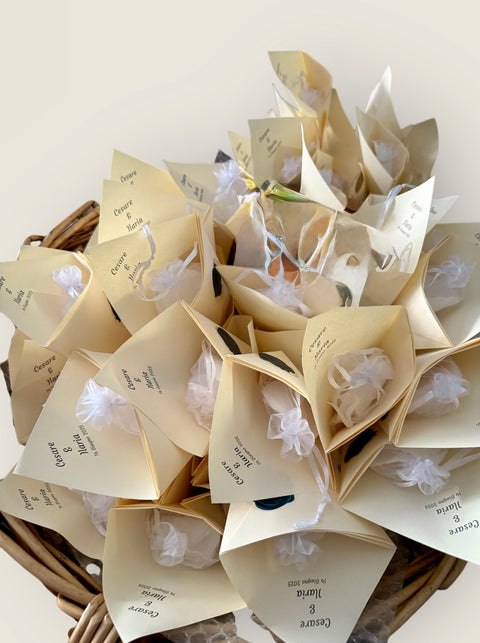 petali da lancio nella confezione personalizzata