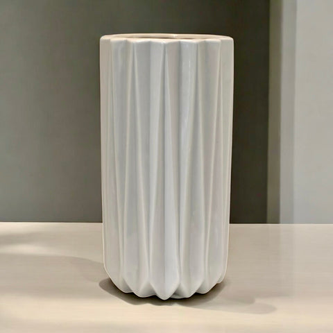 vaso alto bianco in ceramica