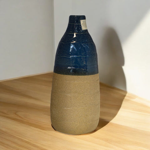 Vaso di design blu