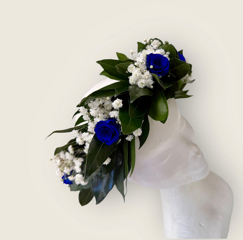 Coroncina di alloro con rose blu stabilizzate