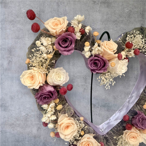 Composizione cuore fiori stabilizzati