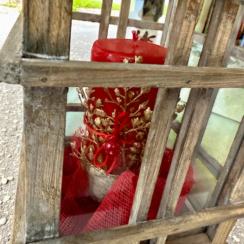 lanterna natalizia colori rosso e oro